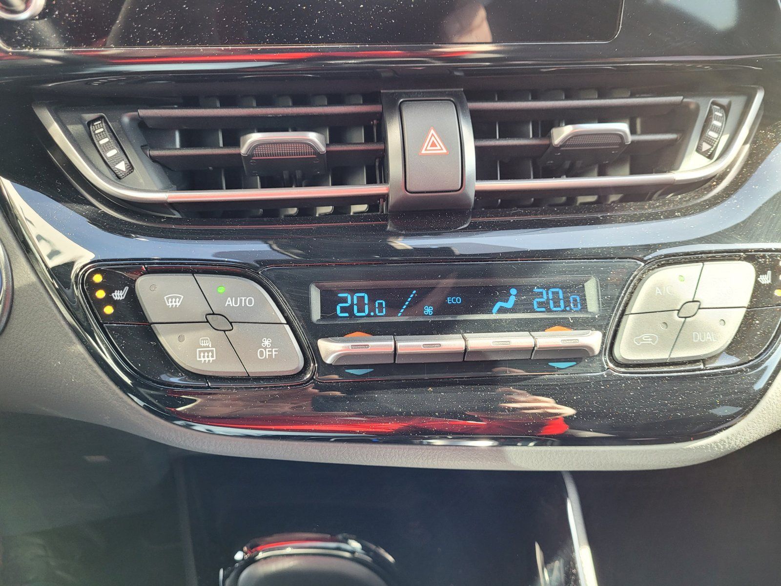 Toyota C-HR Hybrid Team D - Samsaru's Car Outlet