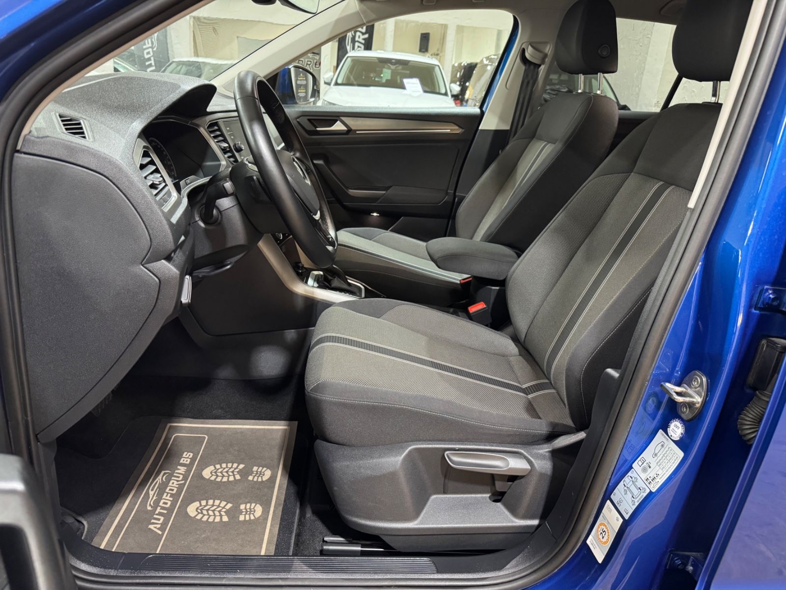 Volkswagen T-Roc Style 2.0 TDI DSG - Samsaru's Car Outlet