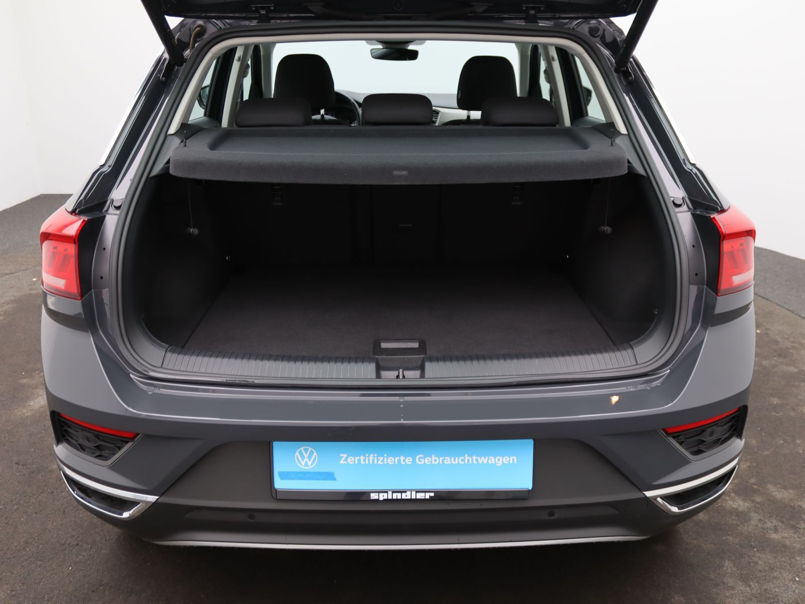 Volkswagen T-Roc Style 2.0 TDI DSG - Samsaru's Car Outlet