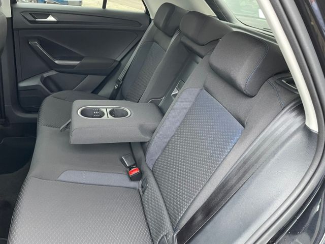 Volkswagen T-Roc United 1.5 TSI - Samsaru's Car Outlet