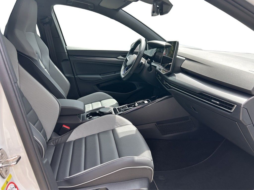 Volkswagen Golf VIII 1.5 eHybrid DSG GTE AHK*PANO*HUD*IQ-LI