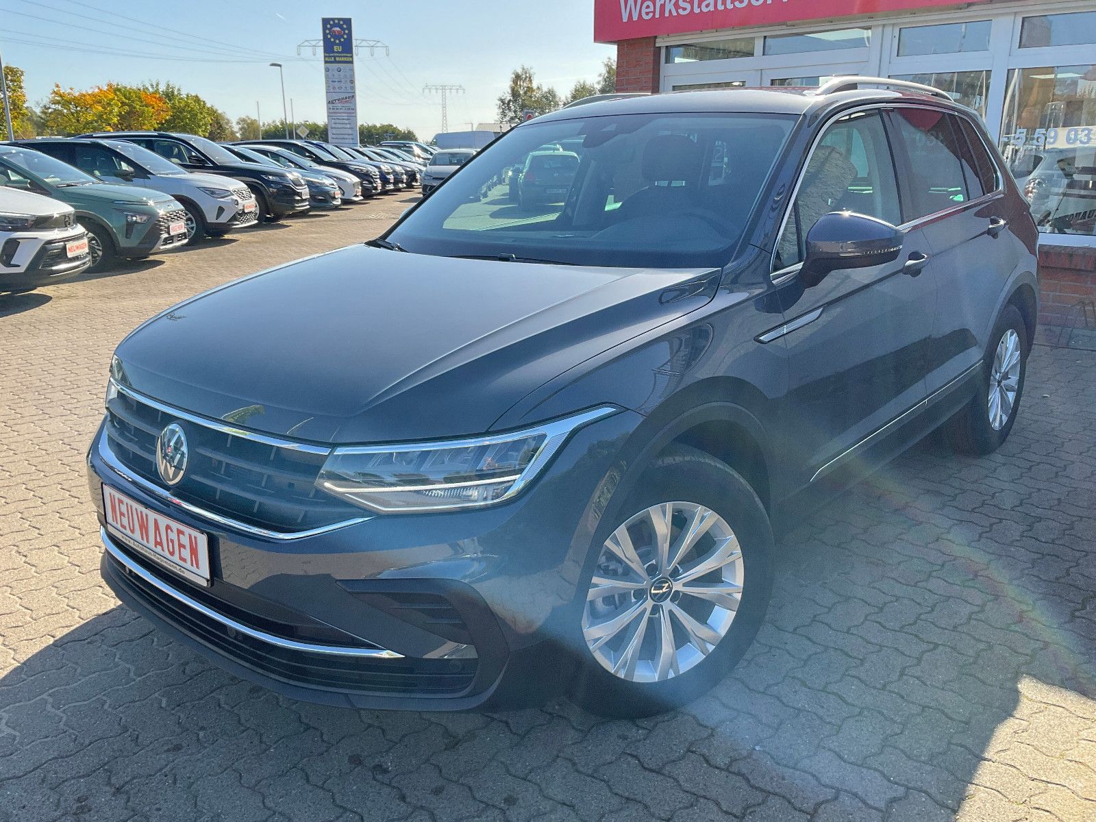 Volkswagen Tiguan Life - Samsaru's Car Outlet
