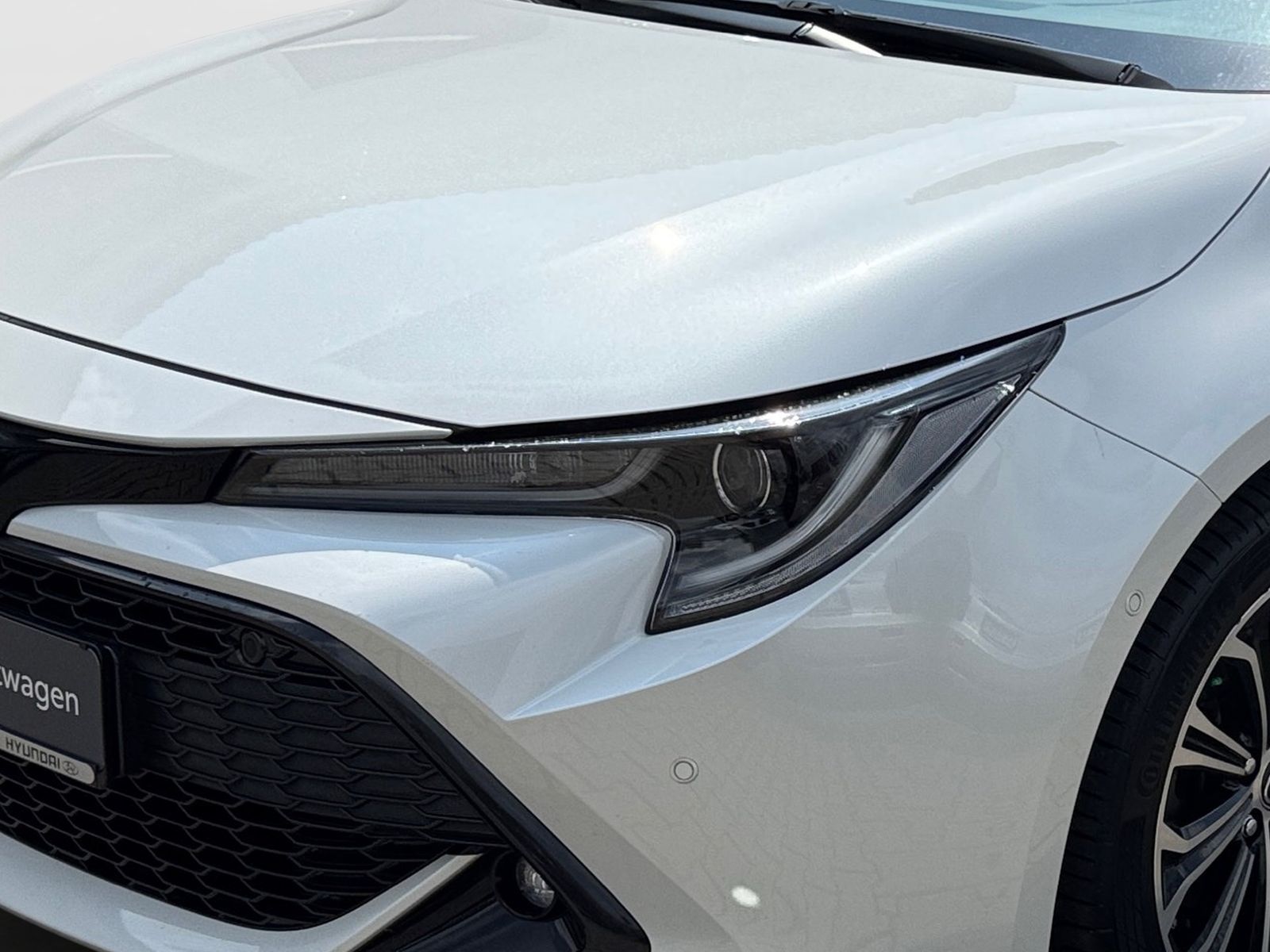Toyota Corolla 2.0-l-Hybrid Touring Sports - Samsaru's Car Outlet