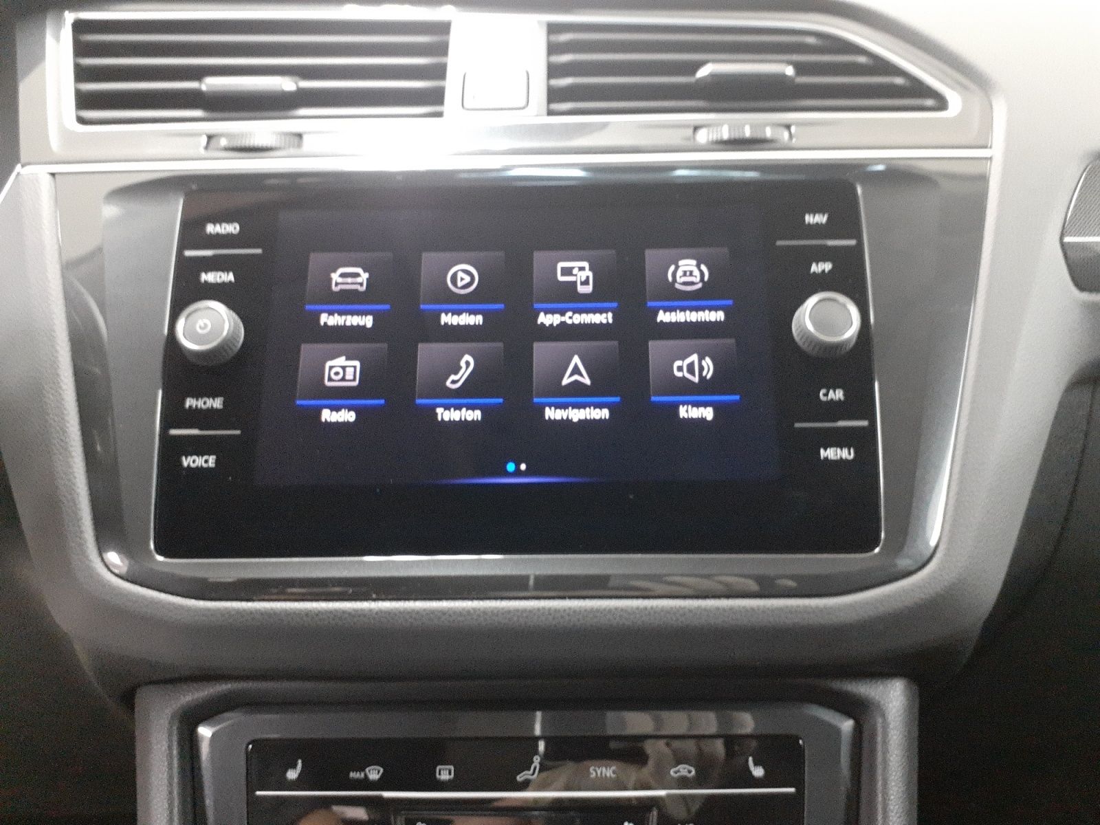 Volkswagen Tiguan 2.0 TDI 4Motion Elegance - Samsaru's Car Outlet