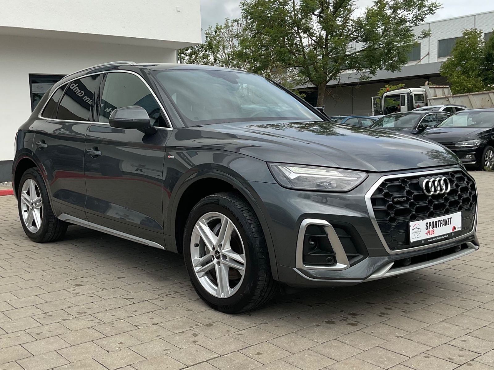 Audi Q5 40 TDI quattro S line - Samsaru's Car Outlet