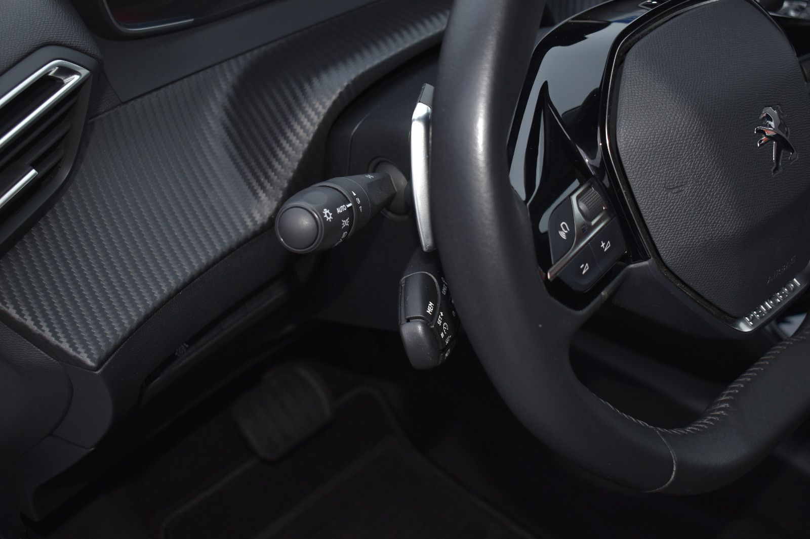 Peugeot 208 ActivePack 100 - Samsaru's Car Outlet