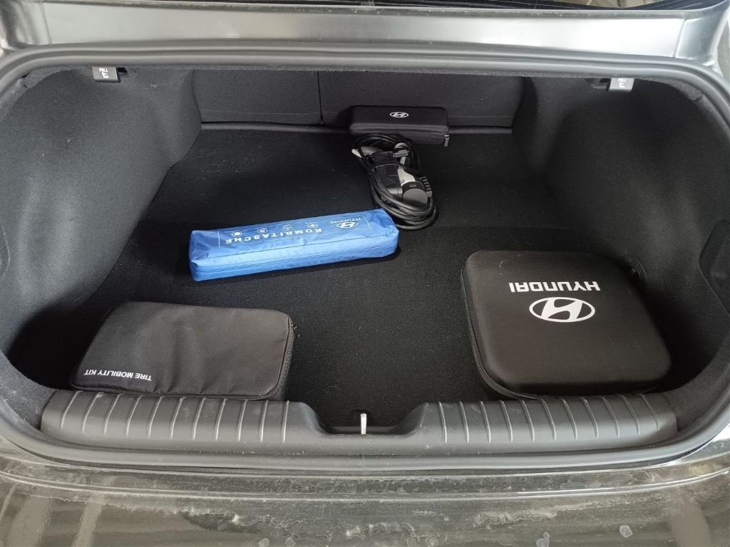 Hyundai IONIQ 6 77,4kWh 4WD UNIQ Digi-Spiegel Schiebedac