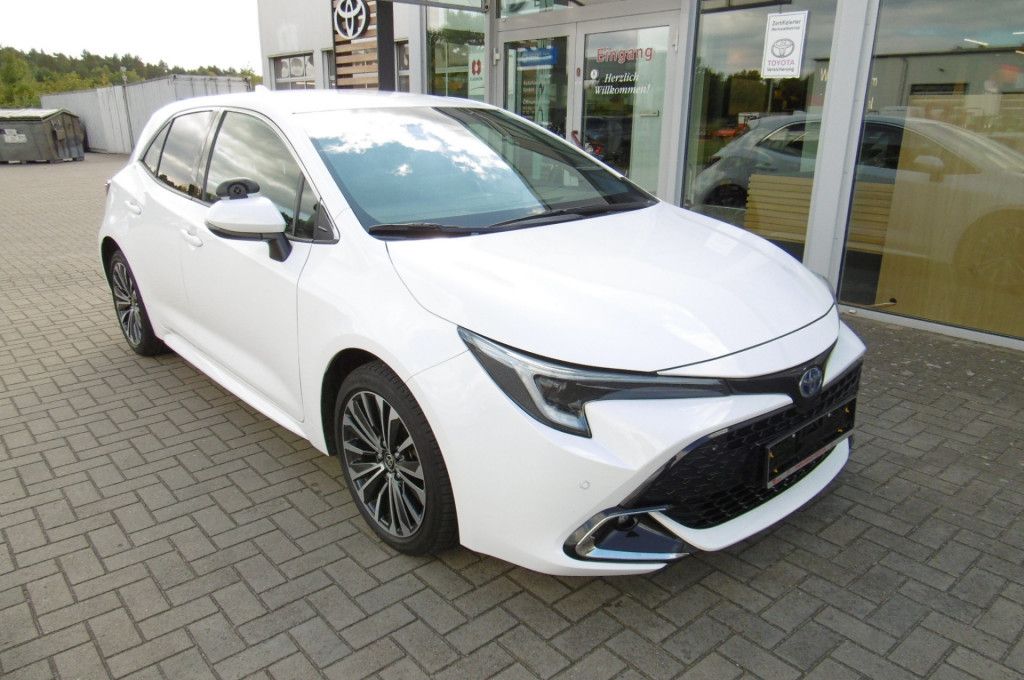 Toyota Corolla 1.8 Hybrid Team D NAVI ACC FACEL. LED