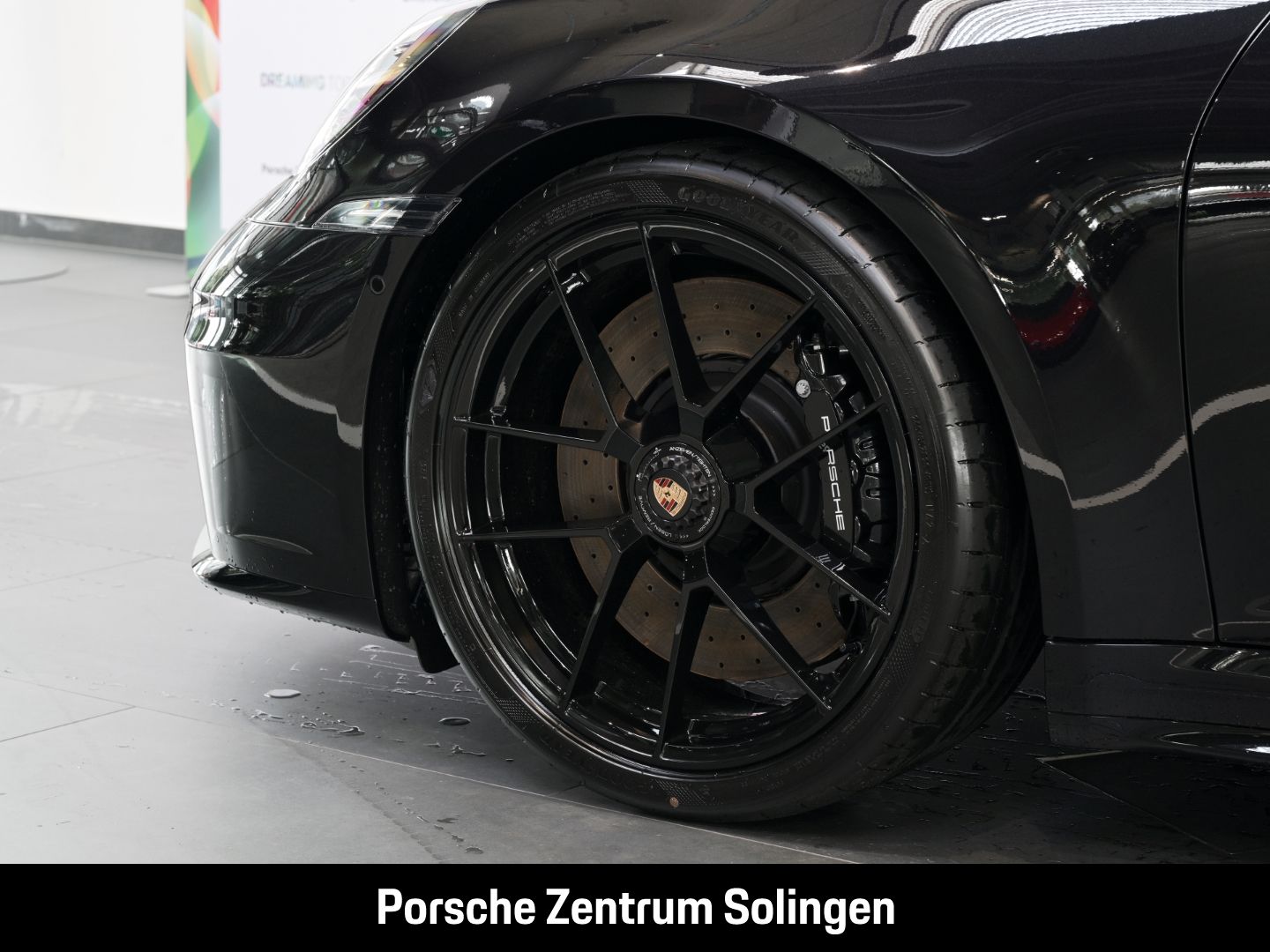 Porsche 911 Carrera 4 GTS Cabriolet HD-Matrix Lift Bose