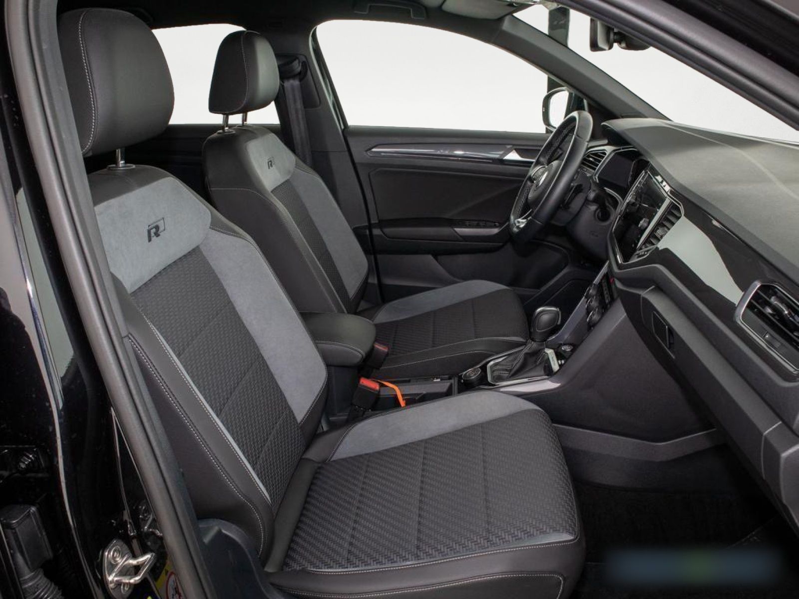 Volkswagen T-Roc 2.0TSI Sport 4x4 - Samsaru's Car Outlet
