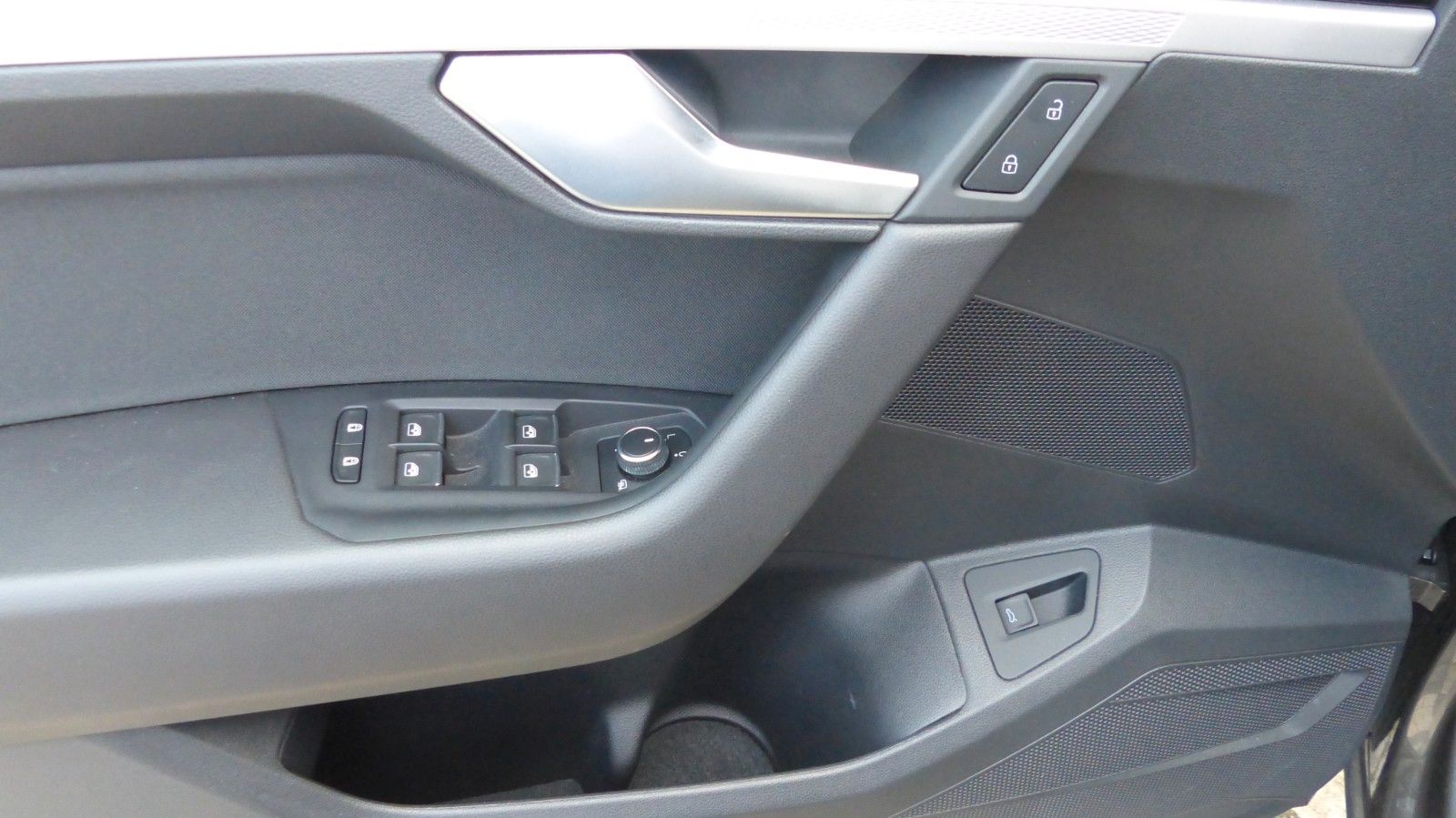 Volkswagen Touareg 3.0 TDI 4 Motion - Samsaru's Car Outlet