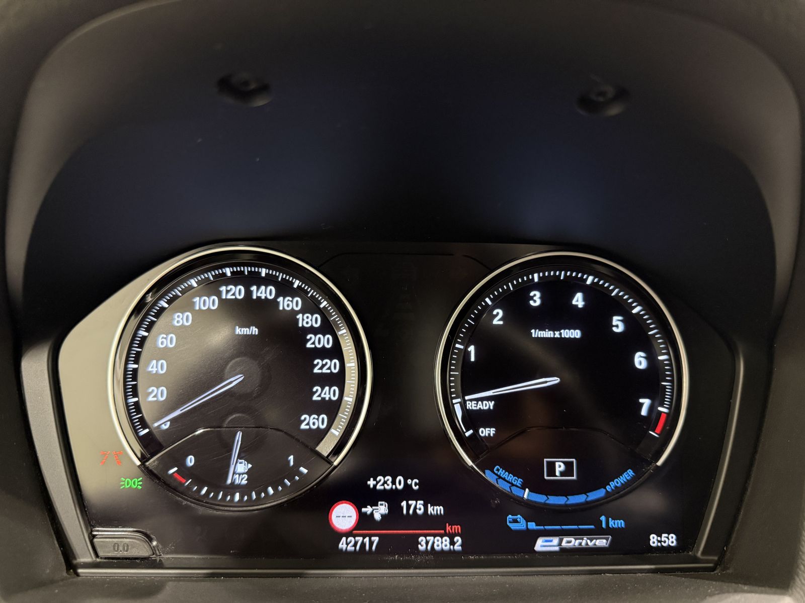 BMW X1 xDrive25e M Sportpaket - Samsaru's Car Outlet
