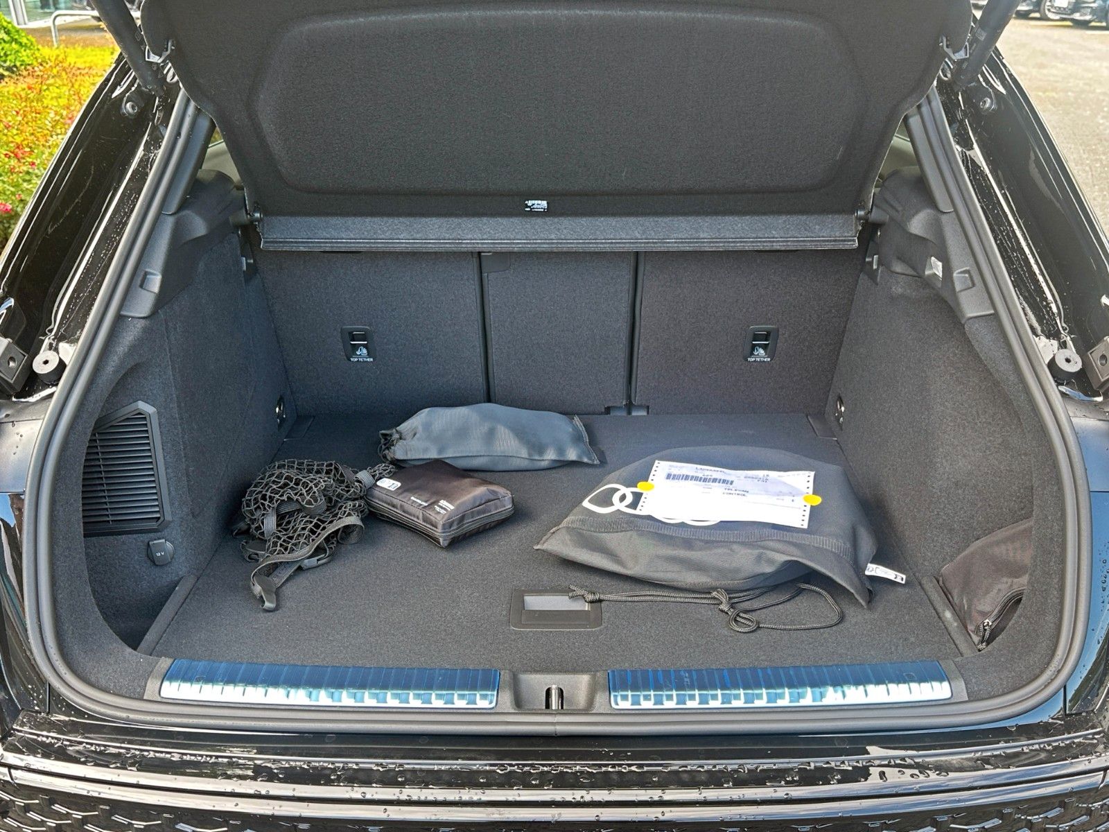 Audi Q3 SUV e-hybrid AHK S-LINE PANO TECH PRO MATRIX