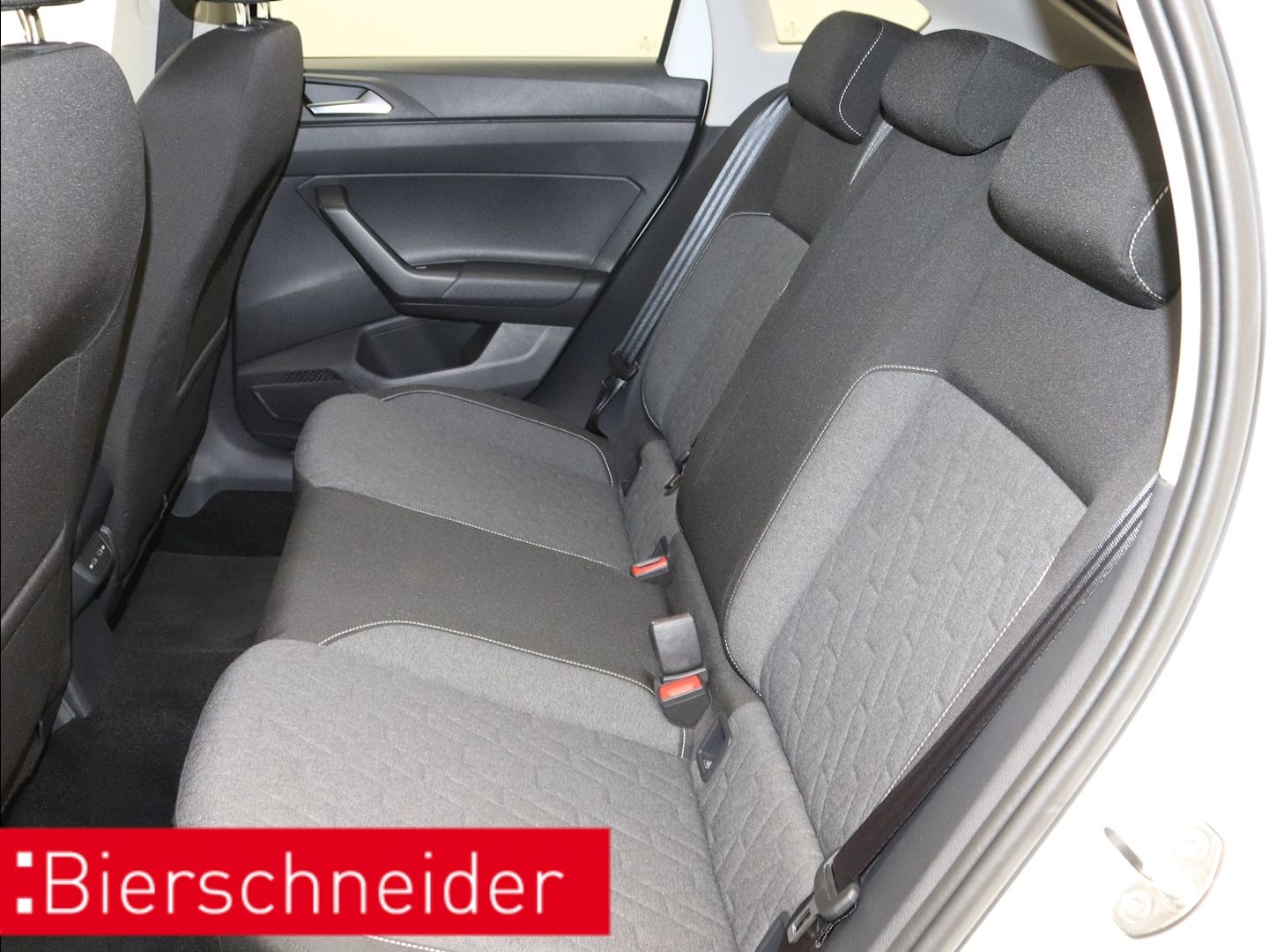 Volkswagen Taigo 1.0 TSI Move - Samsaru's Car Outlet