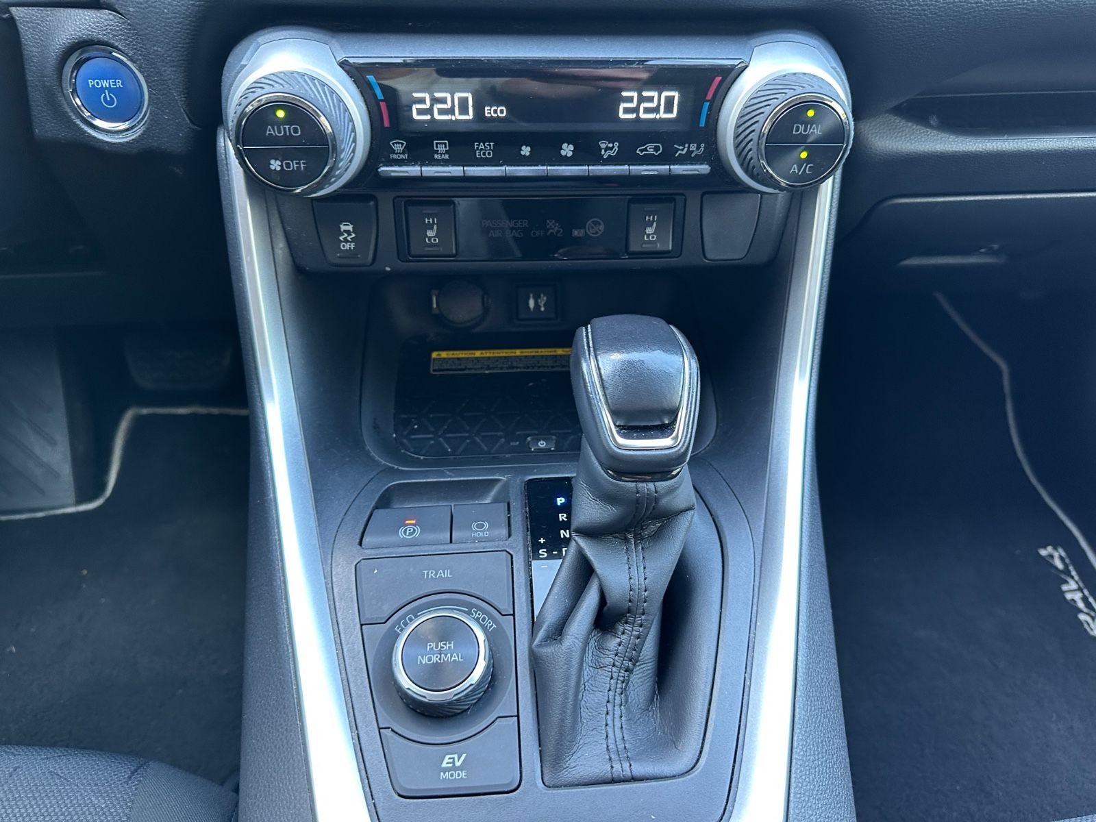 Toyota RAV 4 2.5 Hybrid 4x4 - Samsaru's Car Outlet