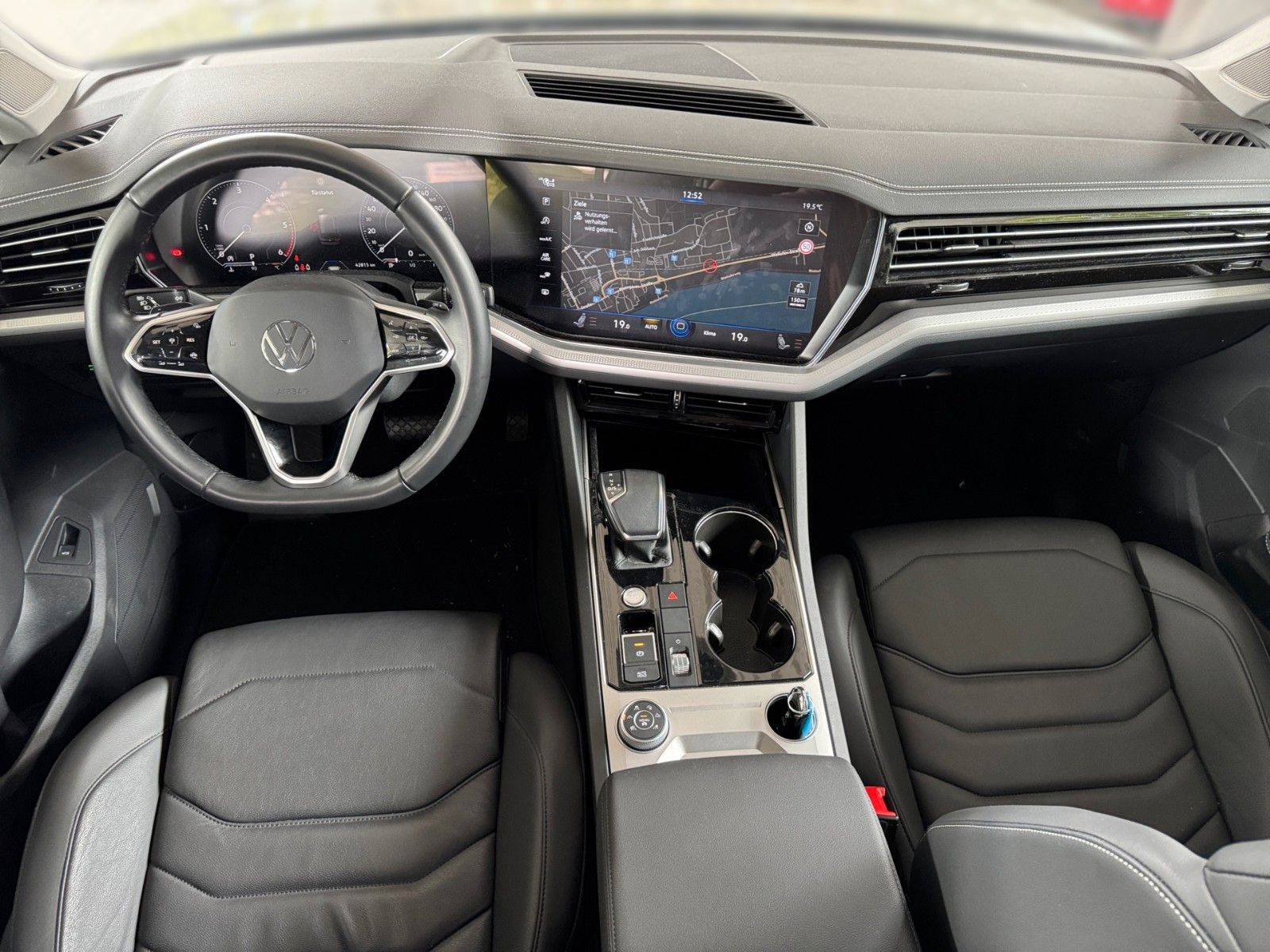 Volkswagen Touareg 4M - Samsaru's Car Outlet