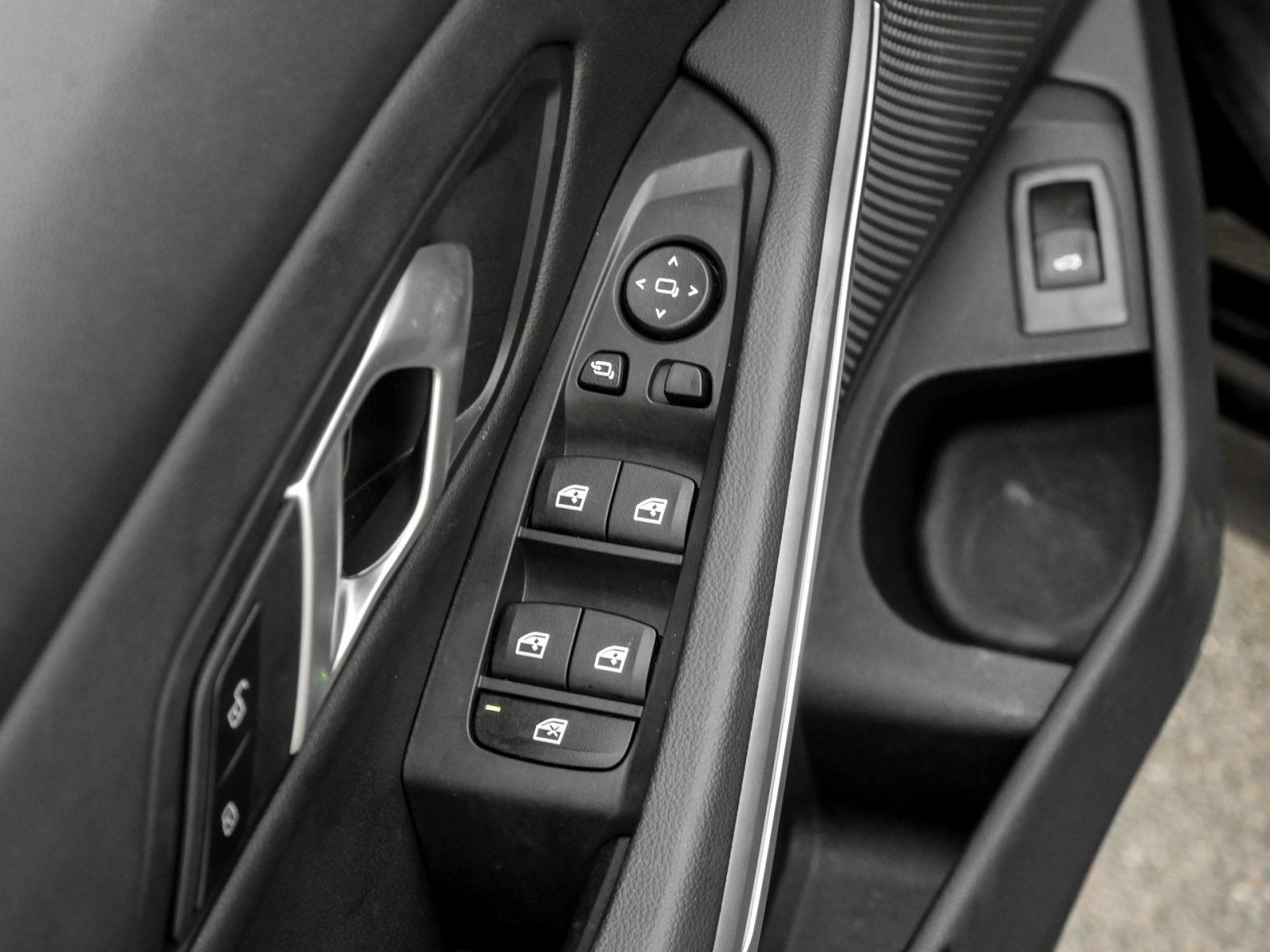 BMW 320i M Sport HuD RFK Pano AHK LED