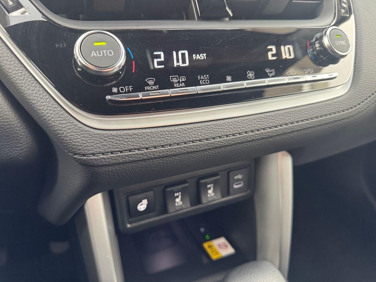 Toyota Corolla Cross 2.0 Hybrid Team D + Premium-Paket