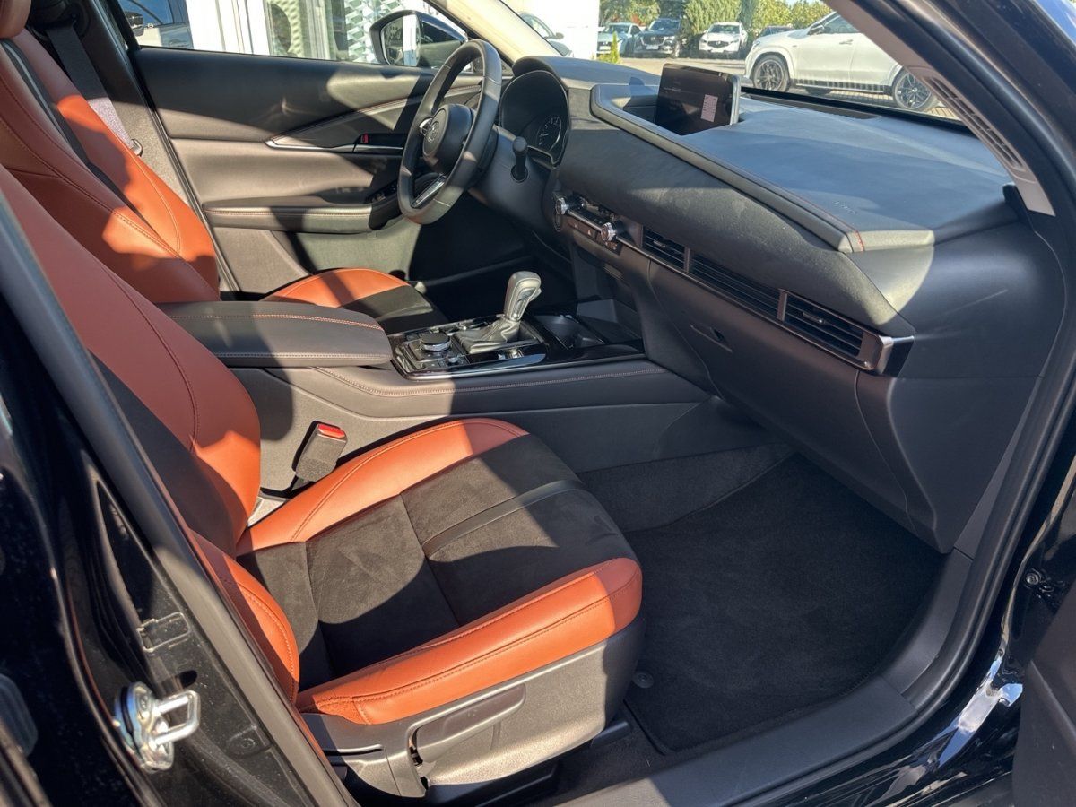 Mazda CX-30 Nagisa Einparkhilfe LogIn Memory Notbremsa