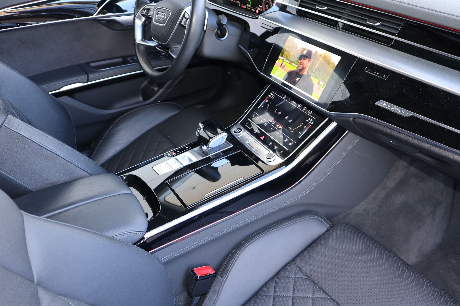 Audi A8L 55 TFSI lang exclusive S-Line - Samsaru's Car Outlet