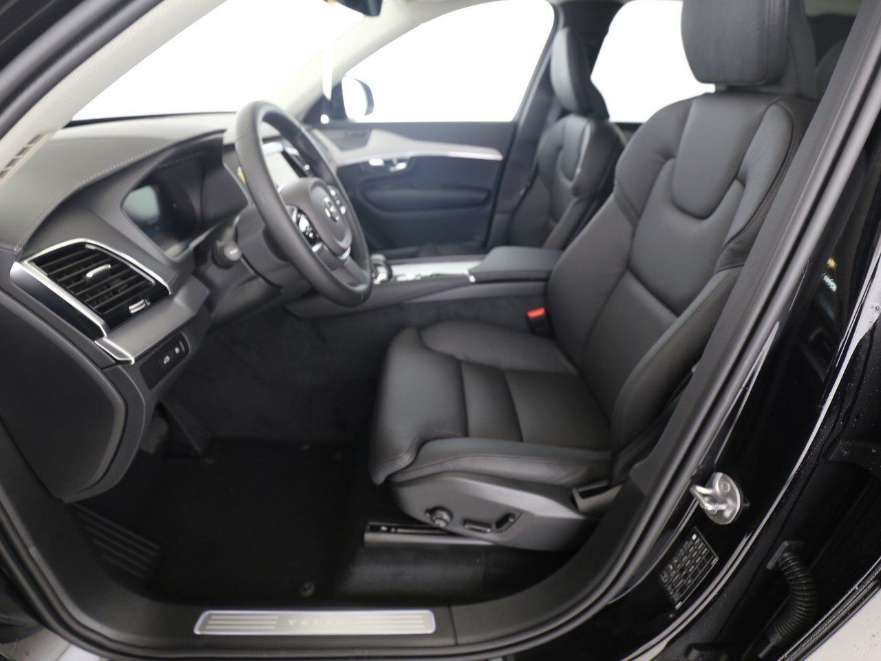 Volvo XC90 Recharge T8 Plus Dark - Samsaru's Car Outlet