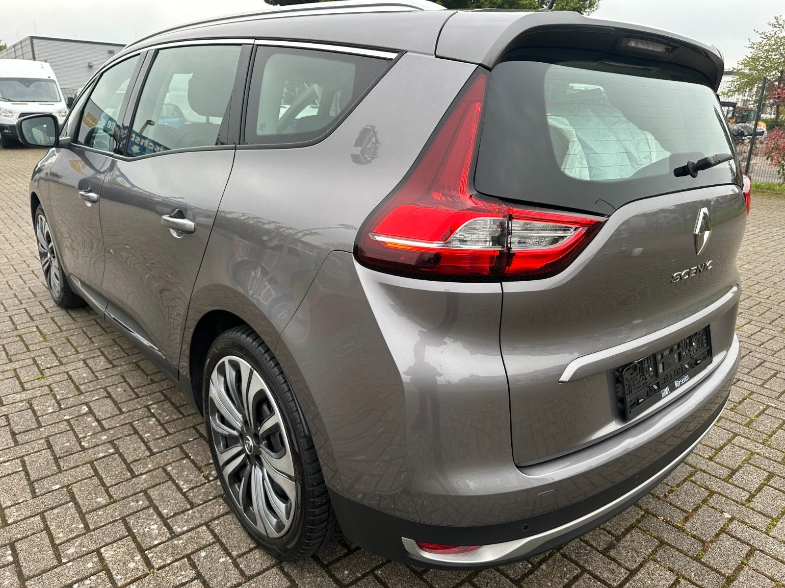 Renault Scenic IV Grand Business Edition - Samsaru's Car Outlet