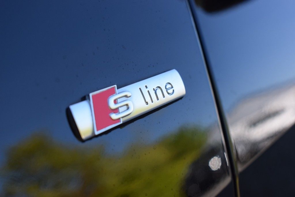 Audi A6 Avant 55 TFSI e qu/S-tr. *S-line*Matrix*AHK*