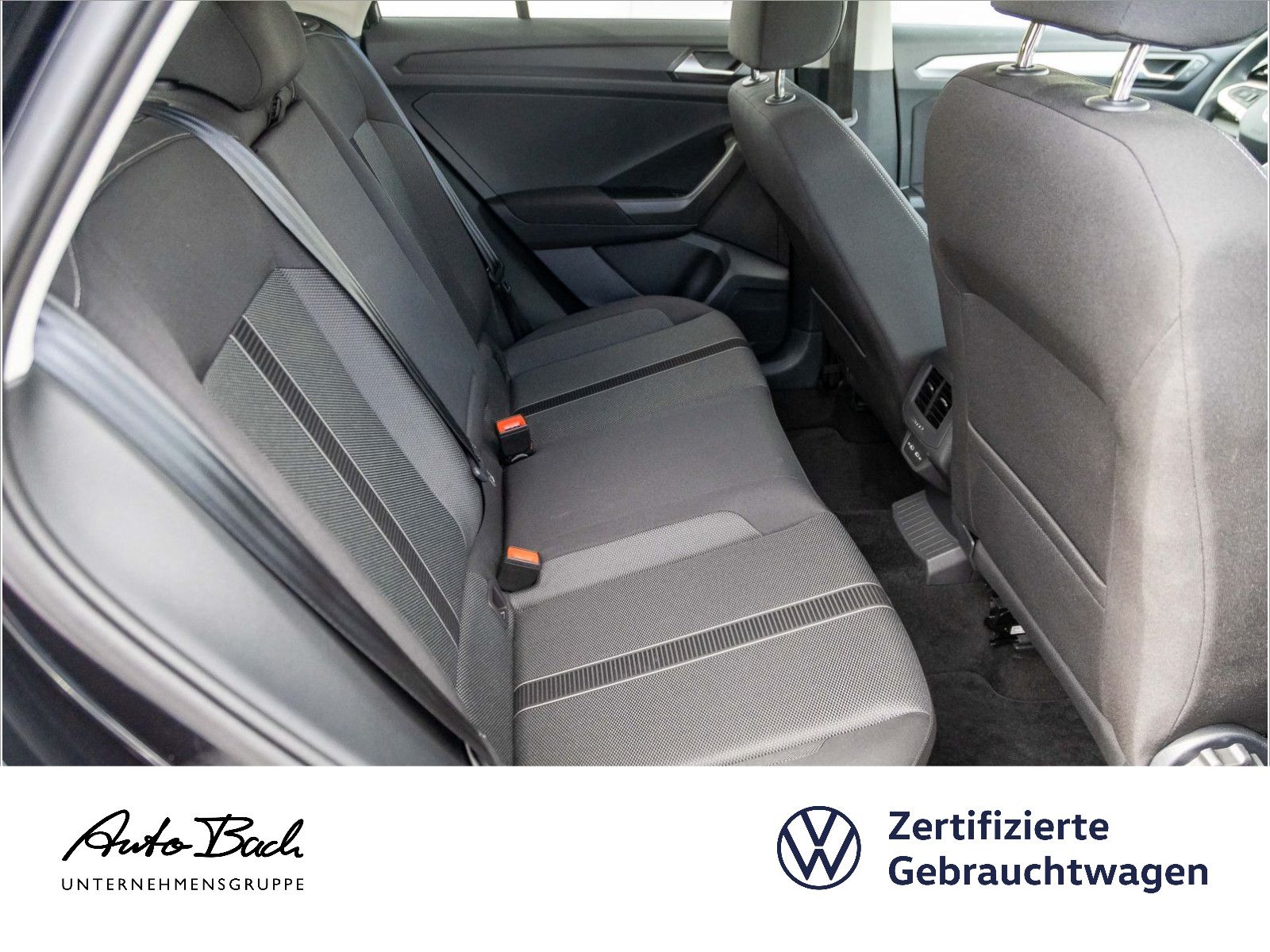 Volkswagen T-ROC 1.0 TSI LIFE - Samsaru's Car Outlet