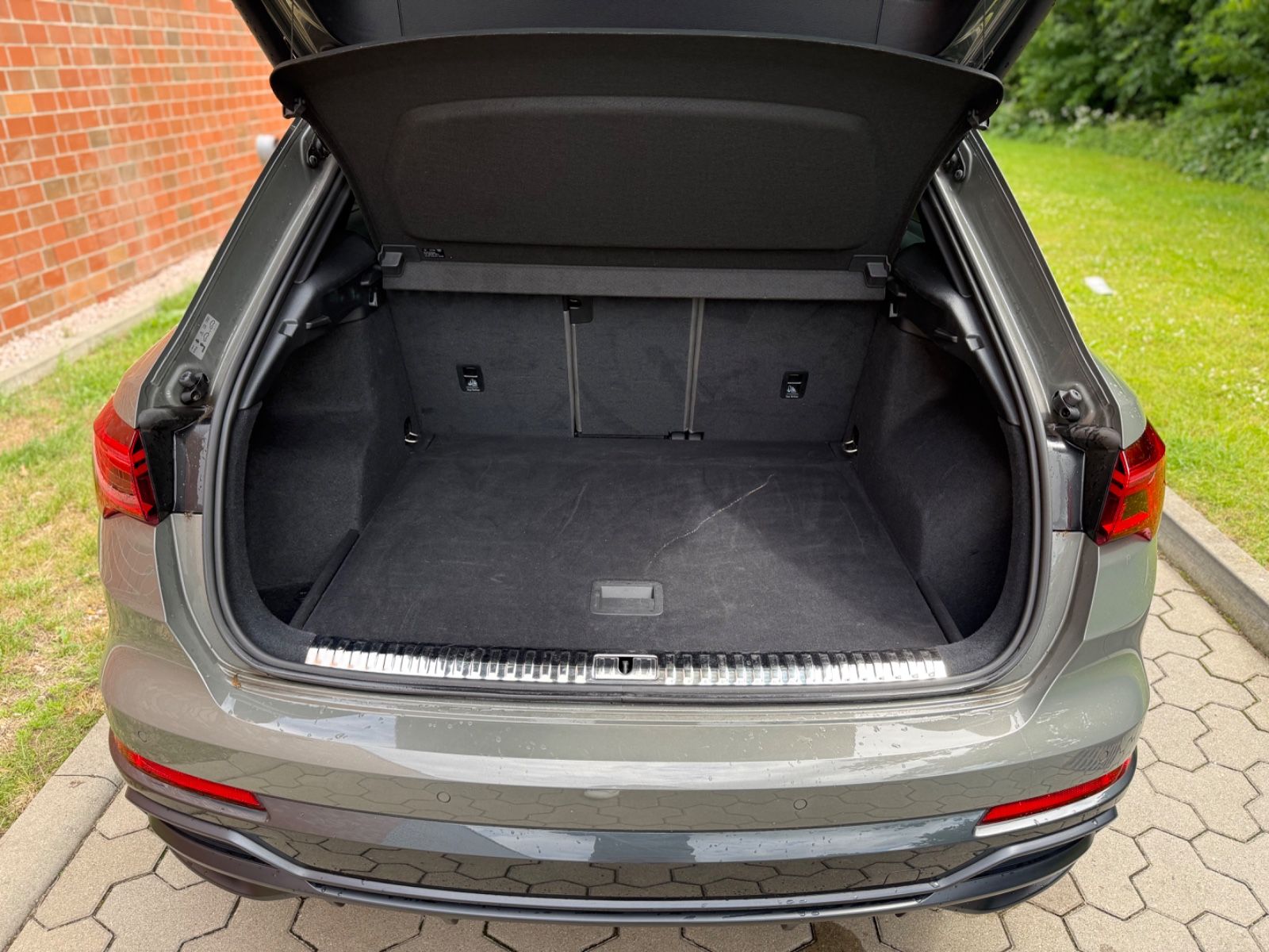 Audi Q3 40 TFSI S line - Samsaru's Car Outlet