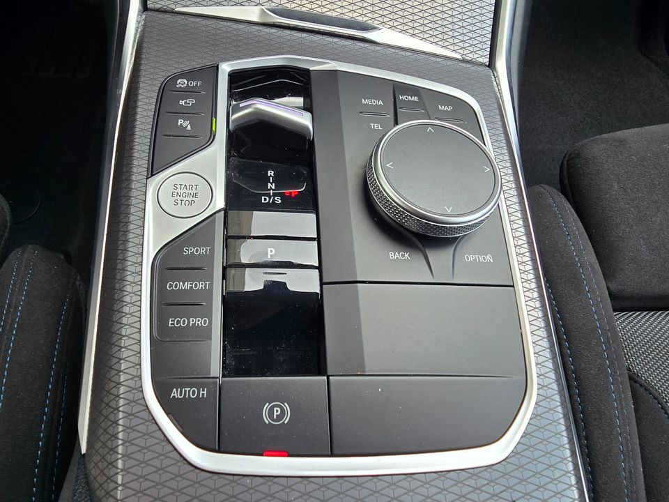 BMW 320d xDrive Touring M Sportpaket *ab 2,49% eff.*