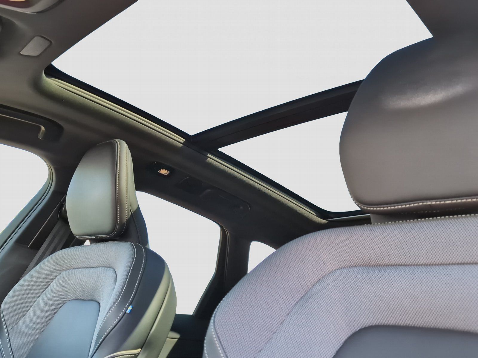 Volvo XC60+T6+AWD+Plus+Dark+Standhzg+360°Kam+Harman/K+