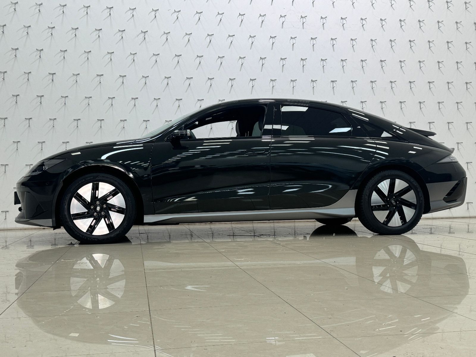 Hyundai IONIQ 6 77,4kWh 325ps 4WD Uniq 360°K/BOSE/DIGI