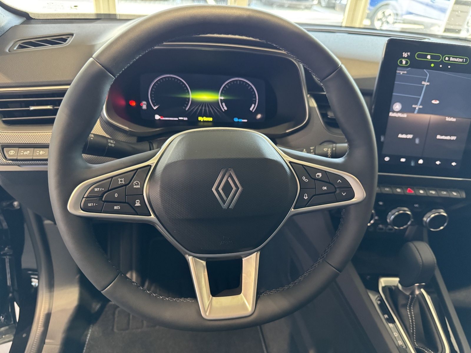 Renault Arkana TECHNO E-Tech Full Hybrid - Samsaru's Car Outlet