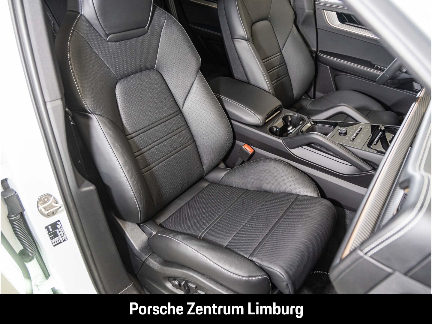 Porsche Cayenne E-Hybrid InnoDrive Sportabgasanlage LED