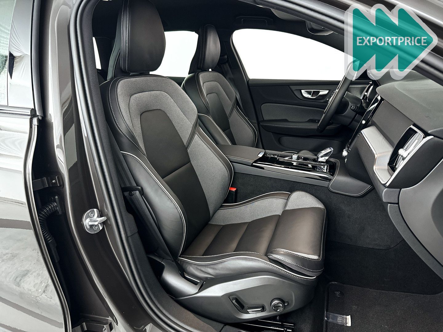 Volvo V60 T6 Plug-in hybrid AWD Plus Dark | 360° kamer