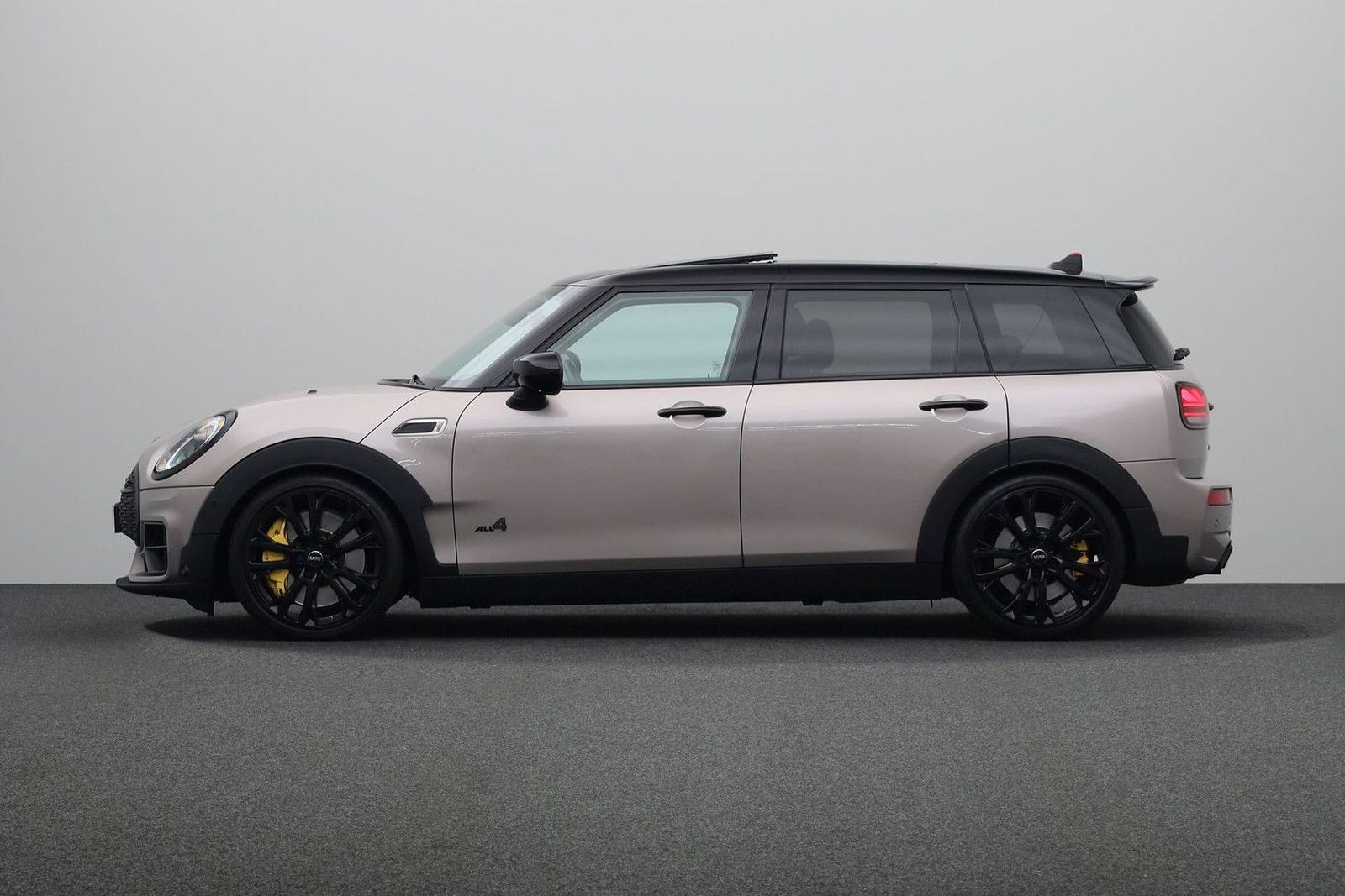 MINI John Cooper Works Clubman Mini 2.0 JCW ALL4 - Samsaru's Car Outlet