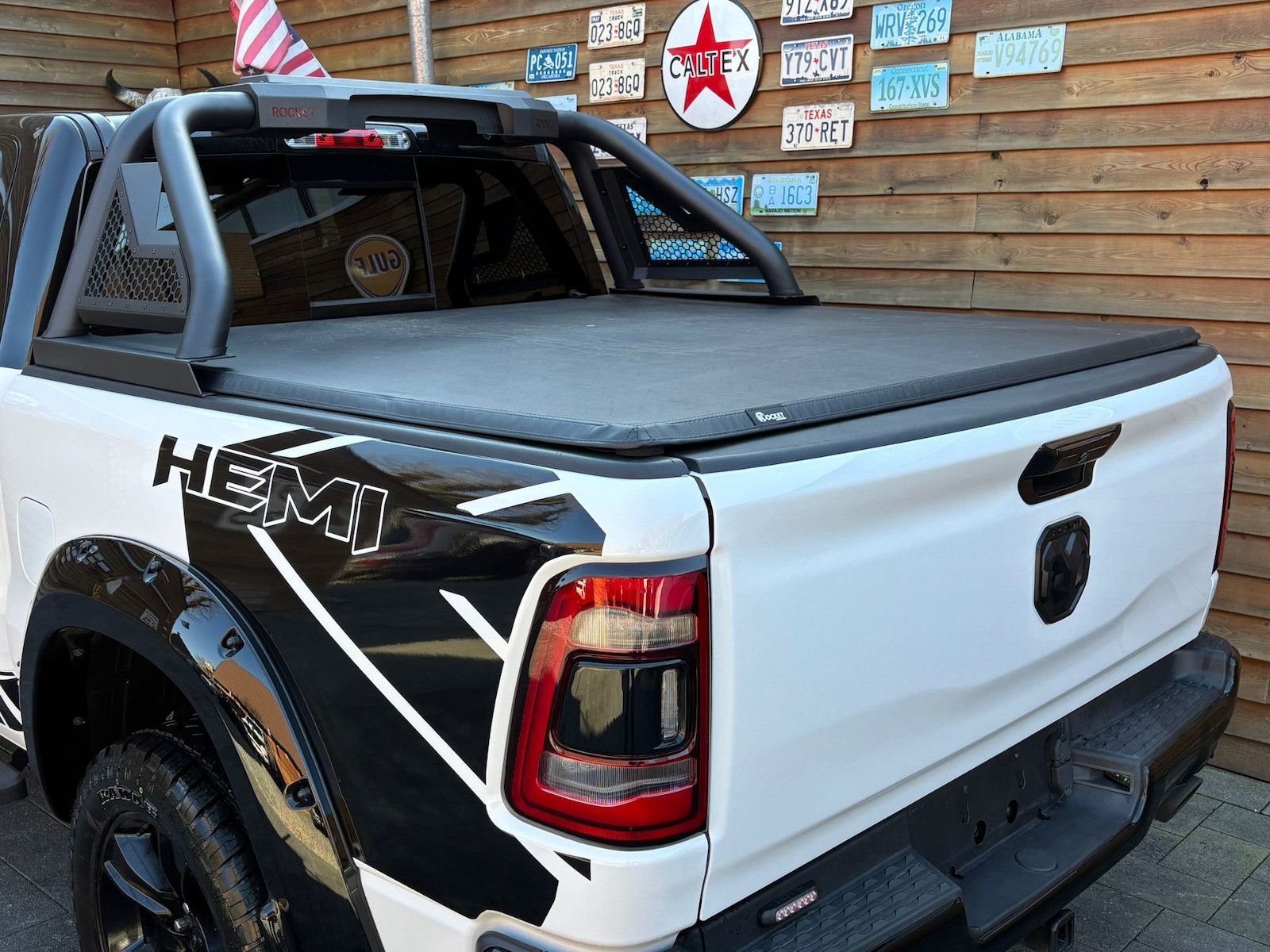 Dodge RAM 1500 Laramie 5.7L 12Zoll Display 4x4 LPG AHK