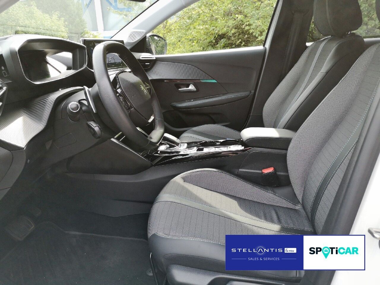 Peugeot 208 Allure 1.2 PureTech - Samsaru's Car Outlet