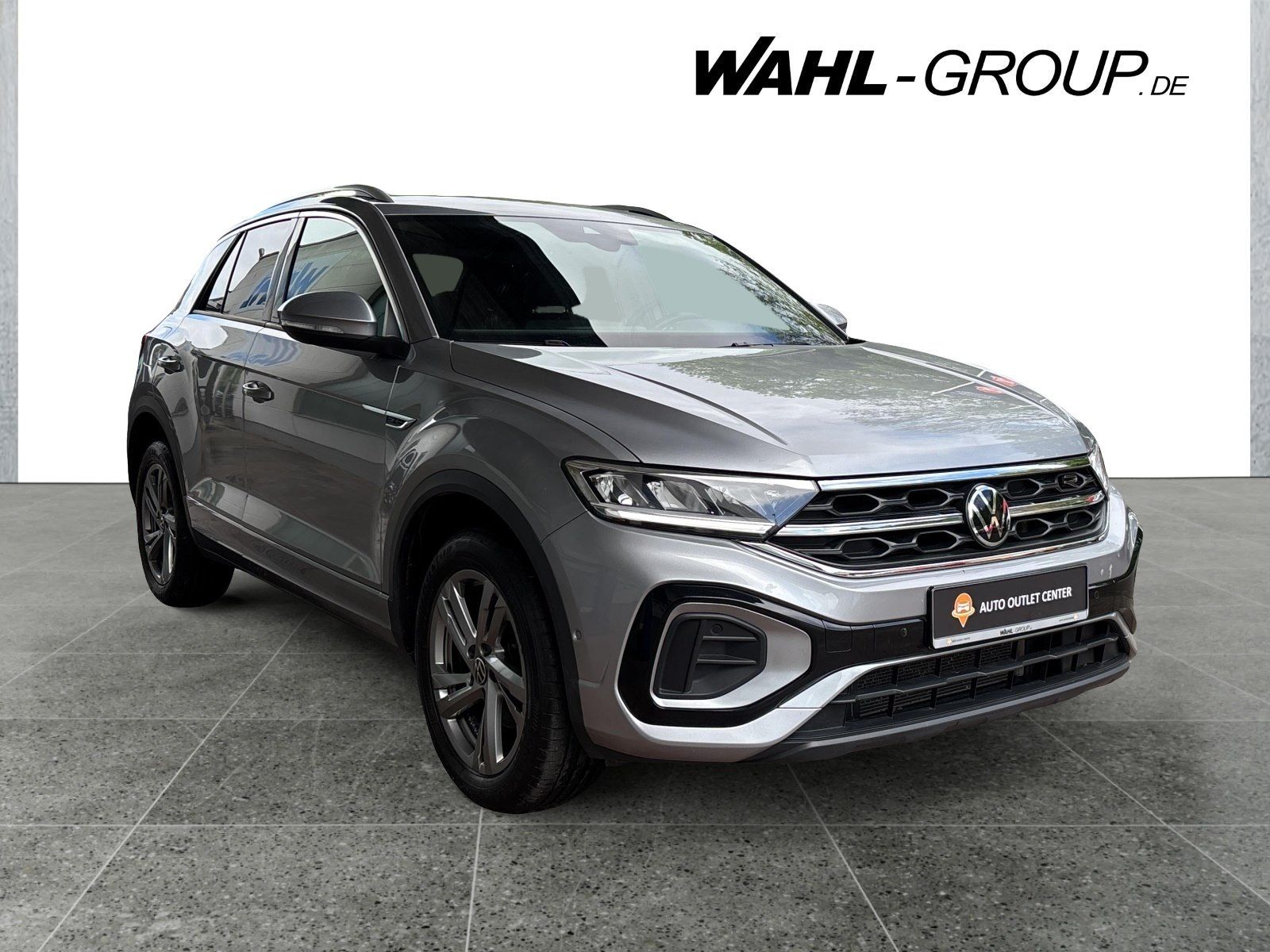 Volkswagen T-Roc 1.5 TSI R-LINE - Samsaru's Car Outlet