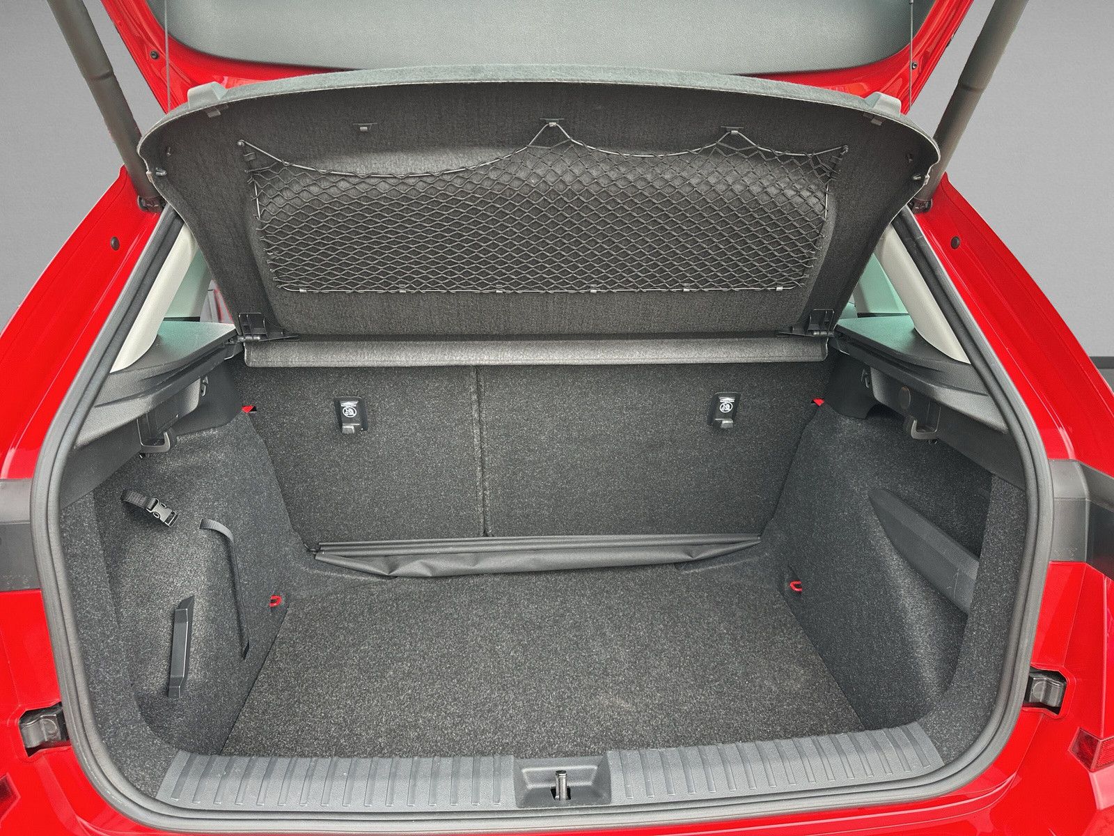 Skoda Kamiq Clever - Samsaru's Car Outlet