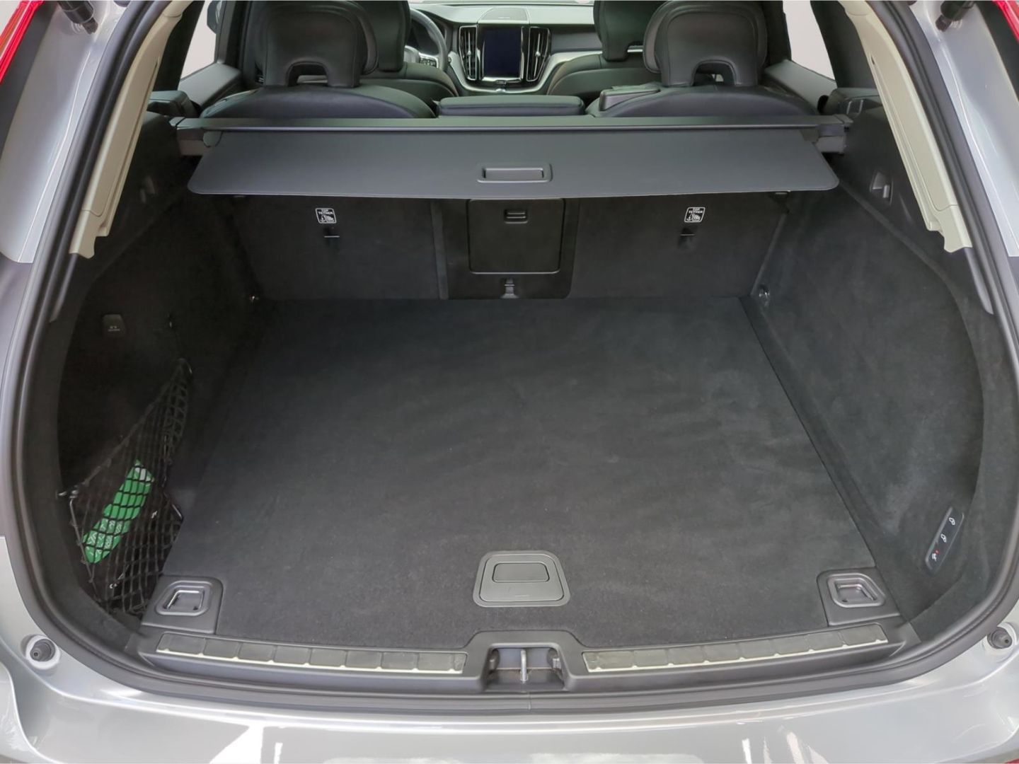 Volvo XC60 B4 AWD Ultimate Dark *Luft*AHK*SH*BLIS*360*