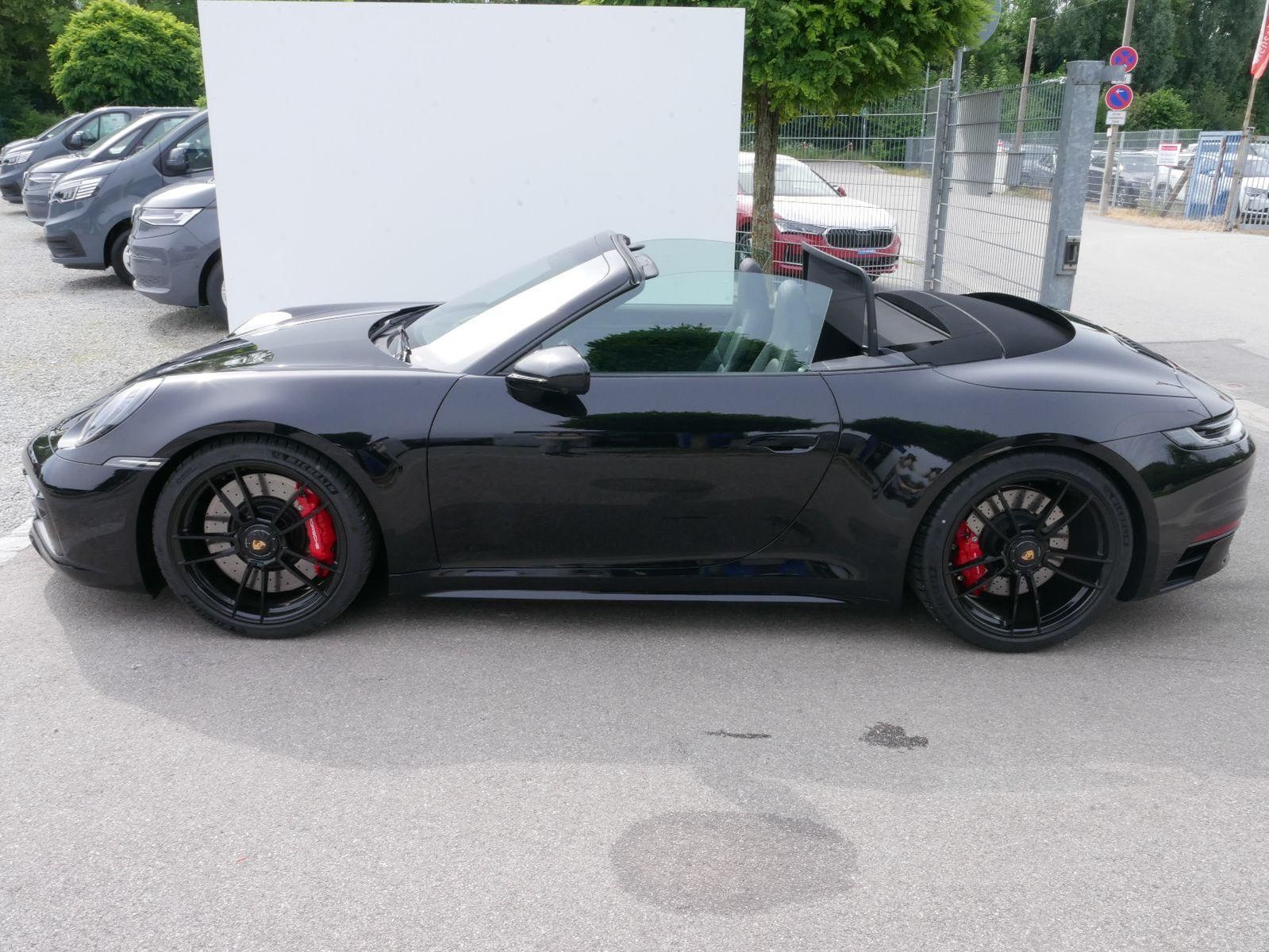 Porsche 911 Carrera GTS - Samsaru's Car Outlet