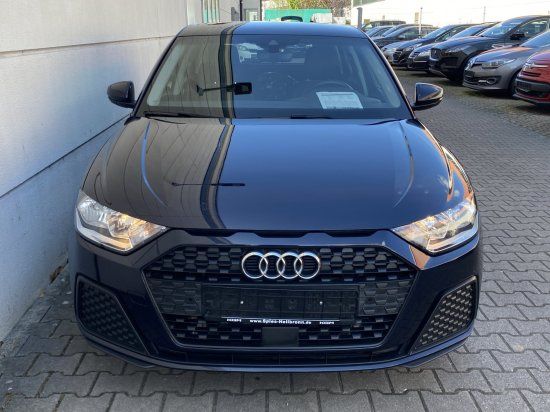 Audi A1 Sportback 25 1.0 TFSI S tronic - Samsaru's Car Outlet
