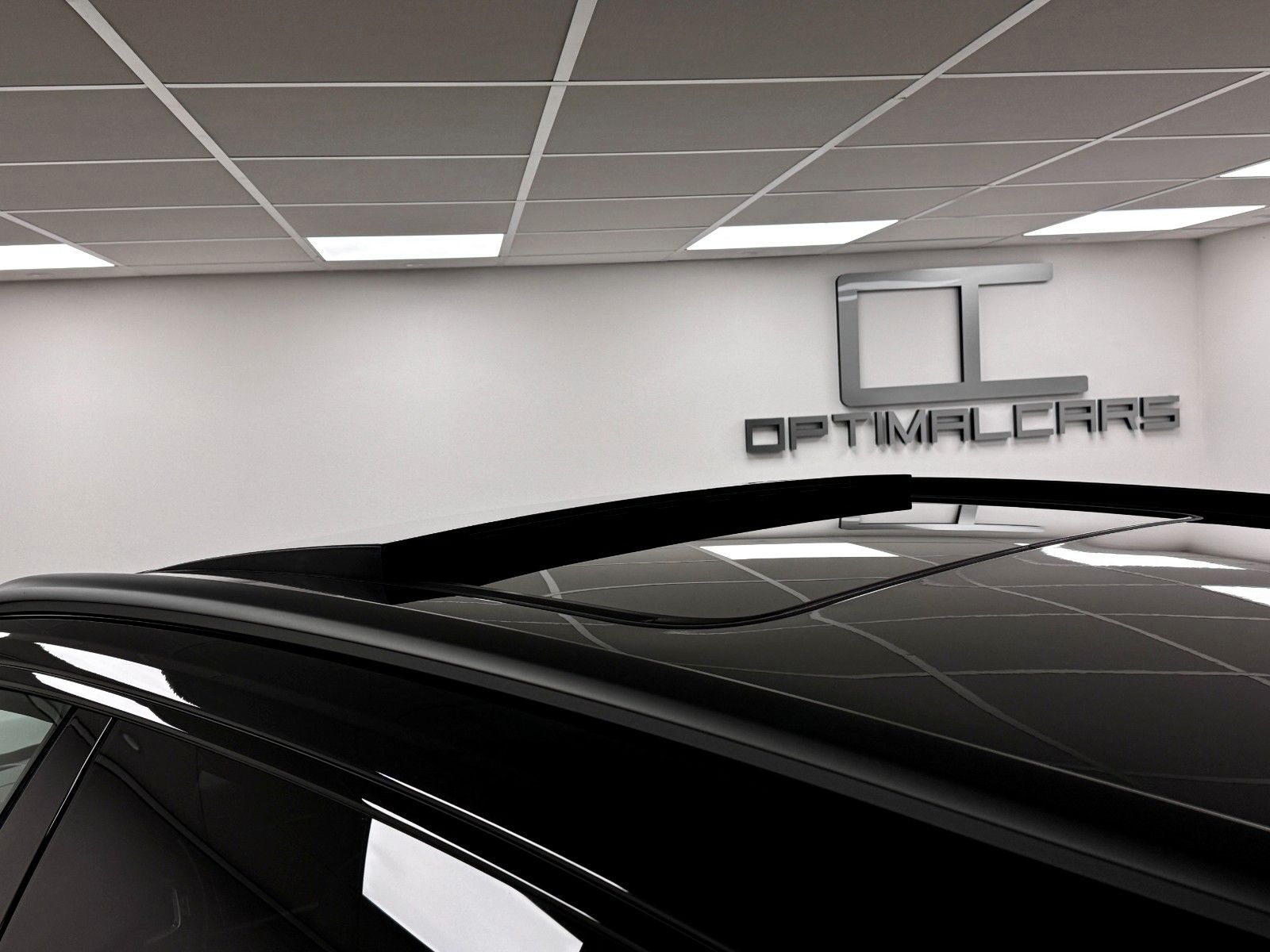 Audi Q8 50 TDi Q S-LINE Black - Samsaru's Car Outlet