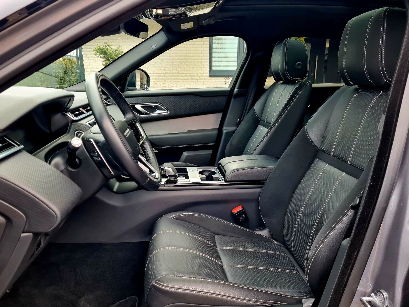 Range Rover Velar D300 R-Dynamic SE - Samsaru's Car Outlet