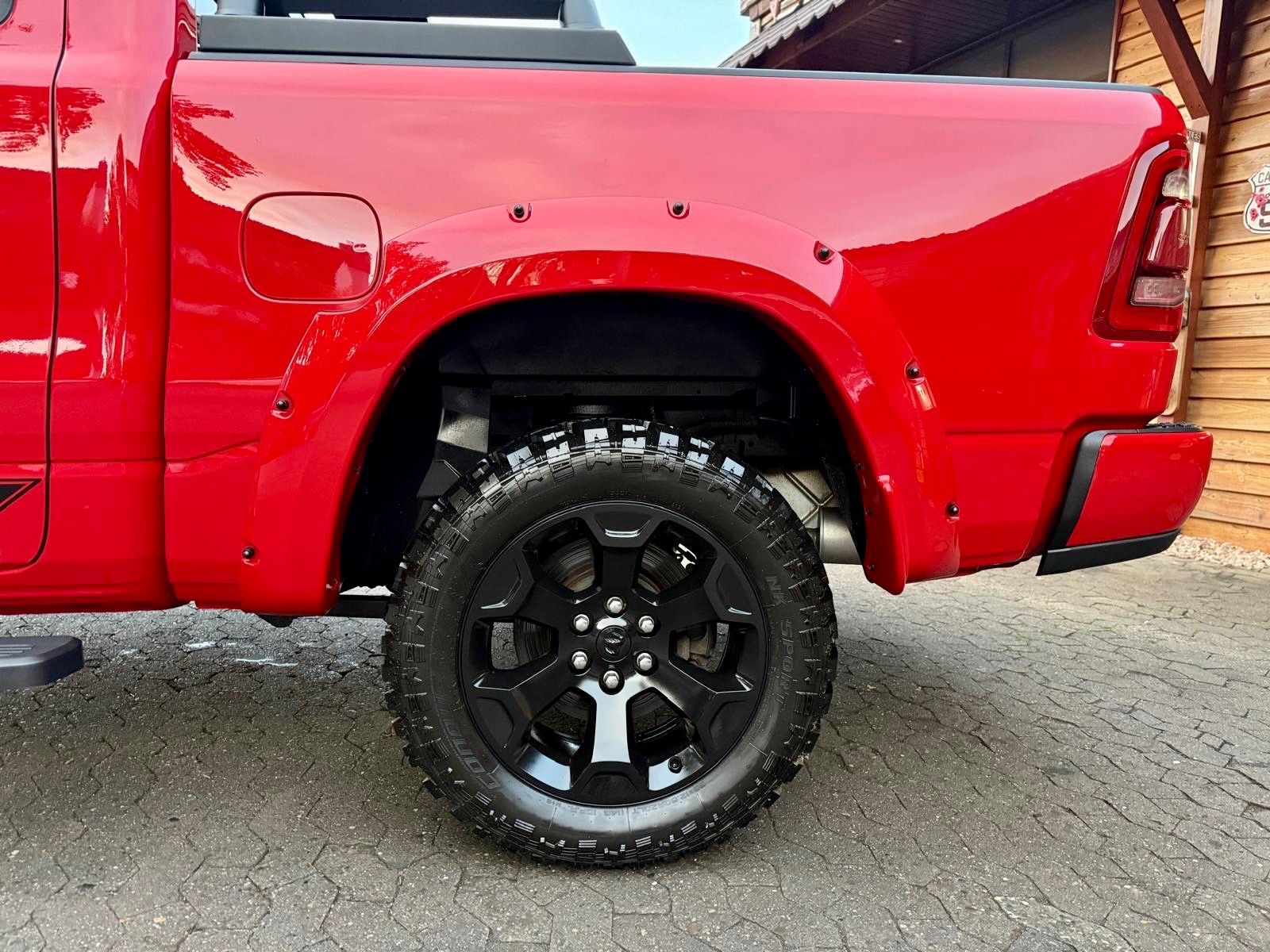 Dodge V8*SPORT*LIFT*4X4*AHK*LED*OFFROAD*NAVI*GARANTIE