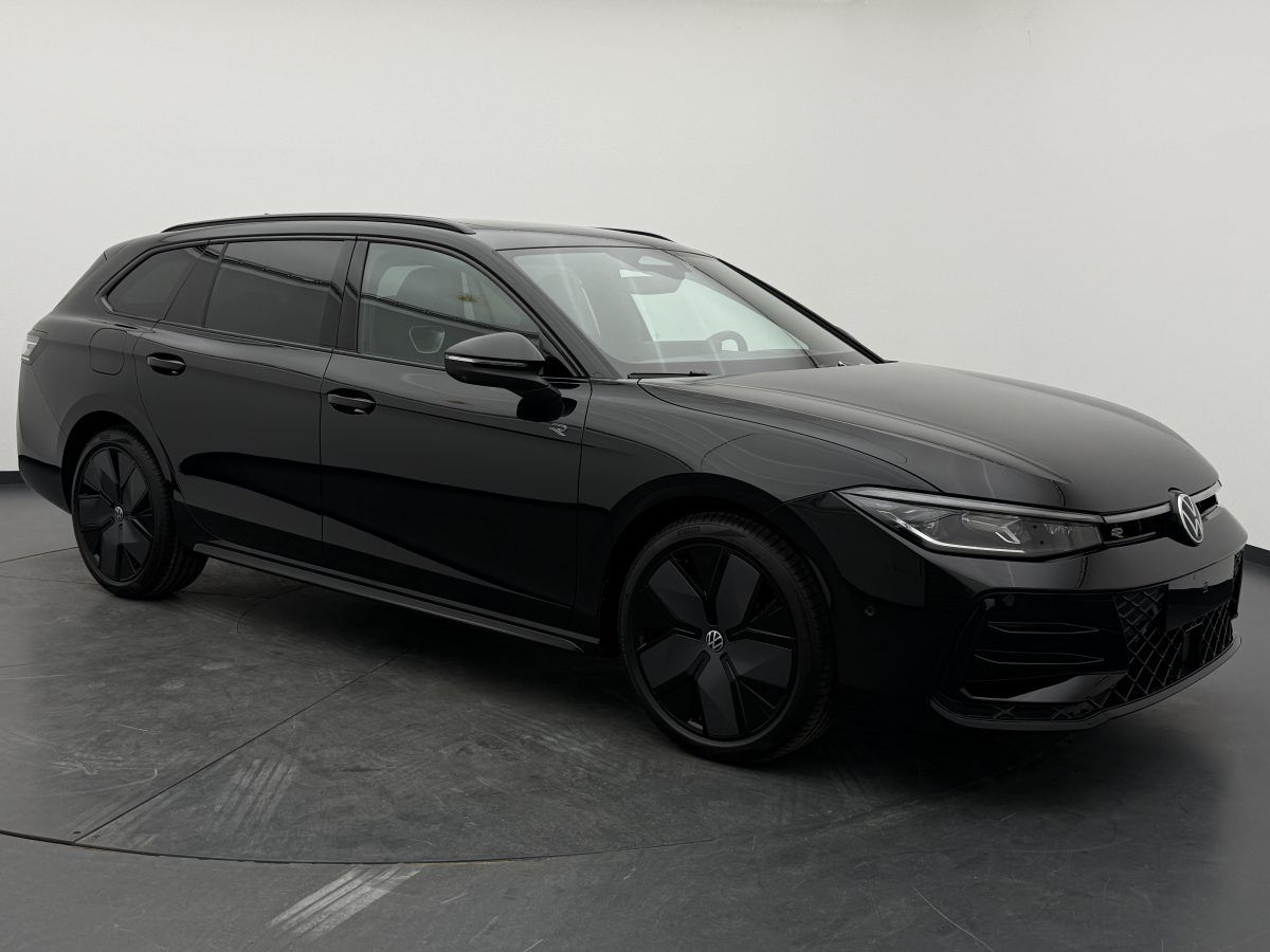 Volkswagen Passat Var. 2.0 TDI 4M +R-LINE+CAM+PANO+AHK+HUD+