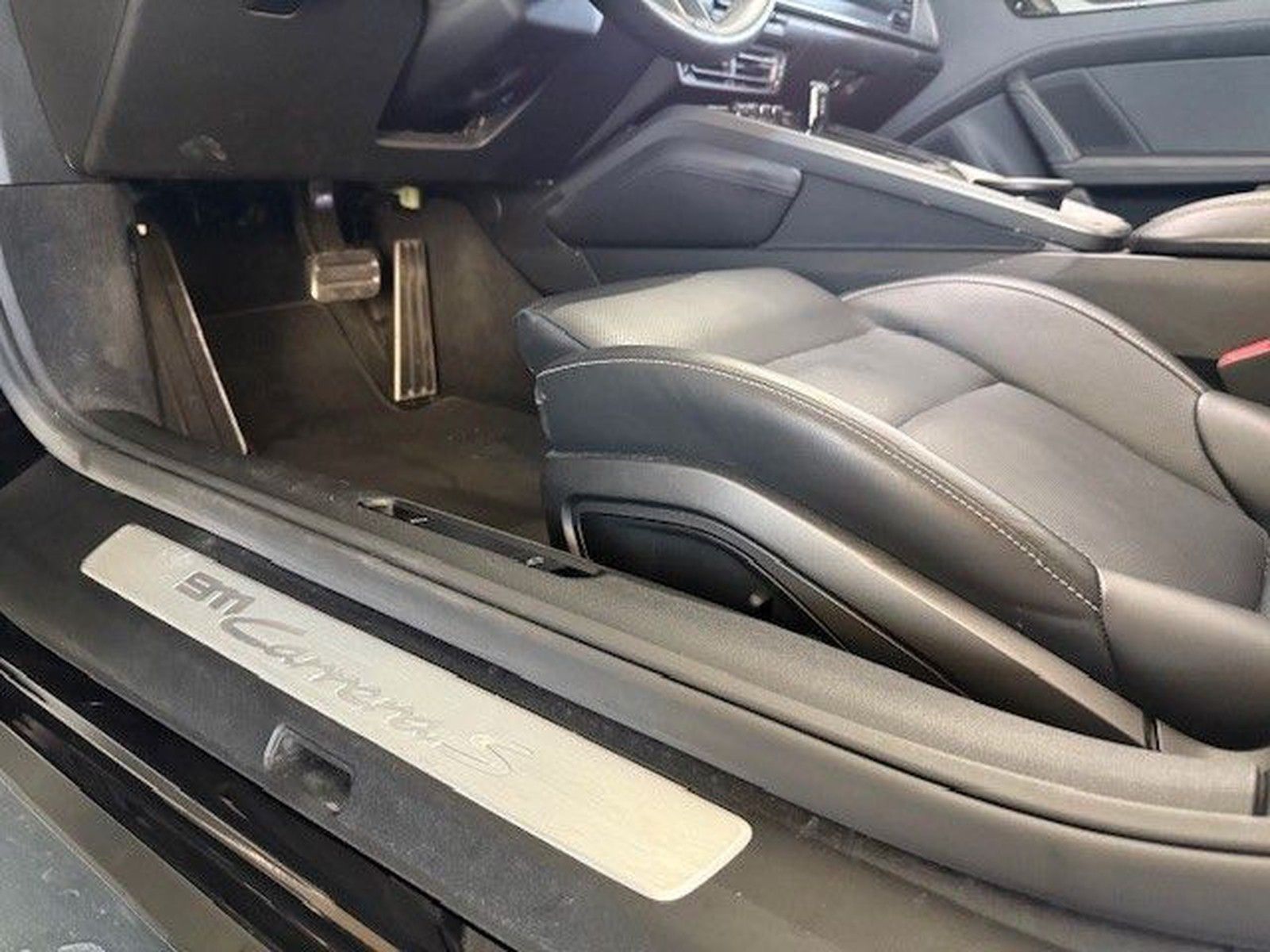 Porsche 992 Carrera S Cabrio - Samsaru's Car Outlet