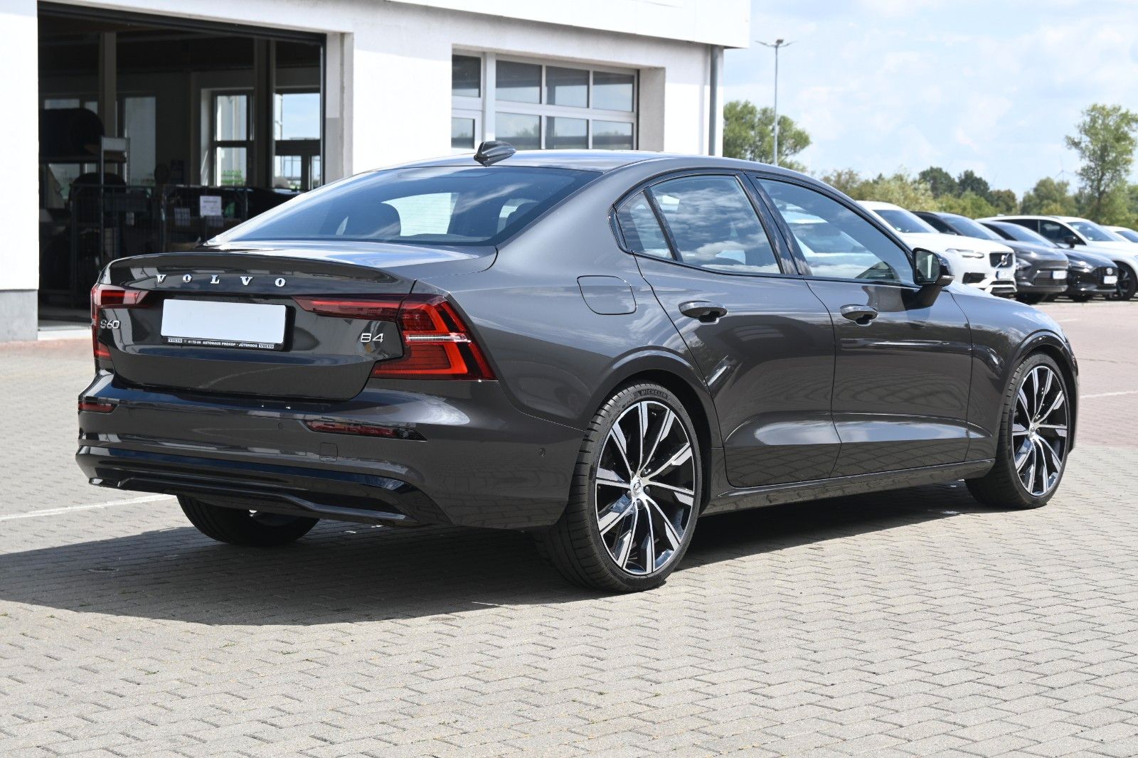 Volvo S60 B4 Benzin Plus Dark*PANO*STHZG*360°*H&K*