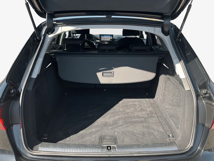 Audi A4 Avant 35 TFSI S tronic S line - Samsaru's Car Outlet